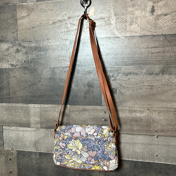 Cute Blue Floral Sakroots Purse - Picture 3 of 7